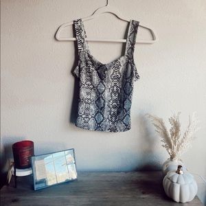 Snake skin tank